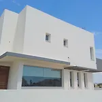 Villa T&e *