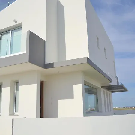 Villa T&e *