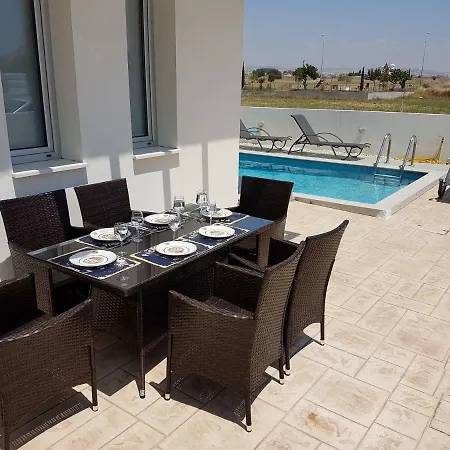 Villa T&e Larnaca